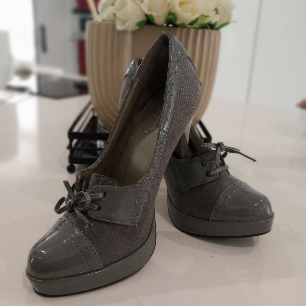 Shoes - Picture 3 of 3